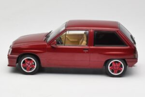 Opel Corsa A Custom Rot MCG 1:18 MCG18433 Metall — Bild 3 von 6