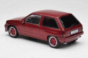 Opel Corsa A Custom Rot MCG 1:18 MCG18433 Metall — Bild 5 von 6