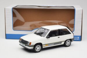 Opel Corsa A Sprint Weiß MCG 1:18 MCG18432 Metall — Bild 6 von 6