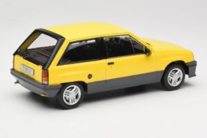 Opel Corsa A SR Gelb MCG 1:18 MCG18431 Metall — Bild 2 von 6