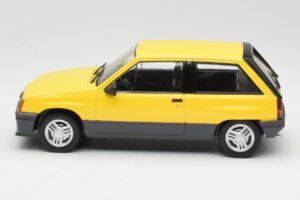 Opel Corsa A SR Gelb MCG 1:18 MCG18431 Metall — Bild 3 von 6
