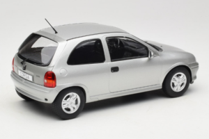 Opel Corsa B Grey Metallic MCG 1:18 MCG18515 Metall — Bild 2 von 6