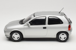 Opel Corsa B Grey Metallic MCG 1:18 MCG18515 Metall — Bild 3 von 6