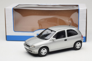 Opel Corsa B Grey Metallic MCG 1:18 MCG18515 Metall — Bild 6 von 6
