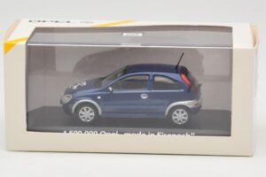 Opel Corsa C 1.5M Made in Eisenach Minichamps 1:43 OPEL003 Metall — Bild 4 von 4