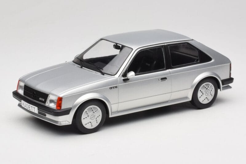 Opel Kadett D GTE Silber MCG 1:18 MCG18533 Metall