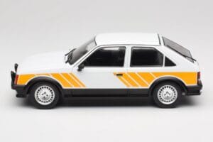 Opel Kadett D SR Weiß mit Gelbem Dekor MCG 1:18 MCG18534 Metall — Bild 3 von 6