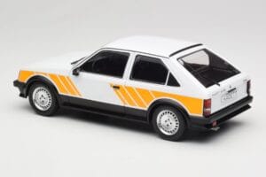 Opel Kadett D SR Weiß mit Gelbem Dekor MCG 1:18 MCG18534 Metall — Bild 5 von 6