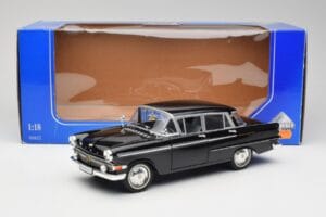 Opel Kapitan P1 Schwarz Revell 1:18 08822 Metall — Bild 8 von 8