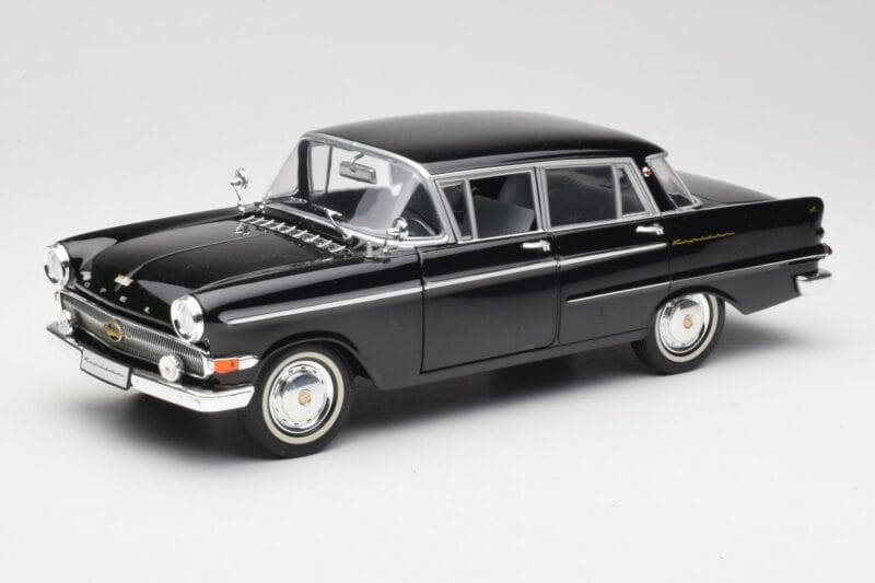 Opel Kapitan P1 Schwarz Revell 1:18 08822 Metall
