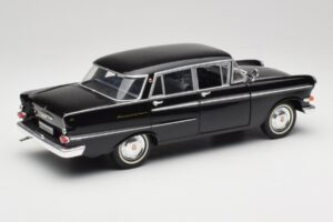 Opel Kapitan P2 Schwarz Revell 1:18 08821 Metall — Bild 3 von 8