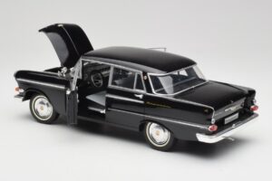 Opel Kapitan P2 Schwarz Revell 1:18 08821 Metall — Bild 5 von 8