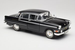 Opel Kapitan P2 Schwarz Revell 1:18 08821 Metall — Bild 6 von 8