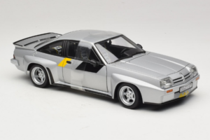 Opel Manta 400 Homologation Silber Revell 1:18 8491 Metall — Bild 4 von 6