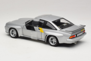 Opel Manta 400 Homologation Silber Revell 1:18 8491 Metall — Bild 5 von 6