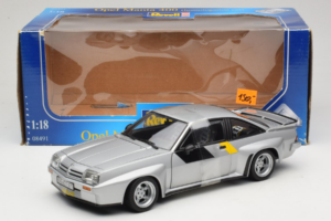 Opel Manta 400 Homologation Silber Revell 1:18 8491 Metall — Bild 6 von 6