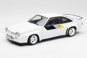 Opel Manta 400 Homologation Weiß Revell 1:18 8819 Metall