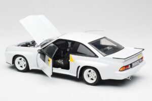 Opel Manta 400 Homologation Weiß Revell 1:18 8819 Metall — Bild 5 von 8