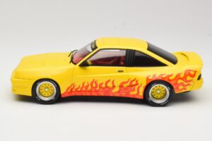Opel Manta B Mattig Gelb mit Flamme MCG 1:18 MCG18115 Metall — Bild 3 von 6
