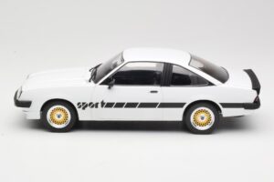 Opel Manta B Sport Weiß MCG 1:18 MCG18237 Metall — Bild 3 von 6