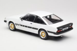 Opel Manta B Sport Weiß MCG 1:18 MCG18237 Metall — Bild 5 von 6