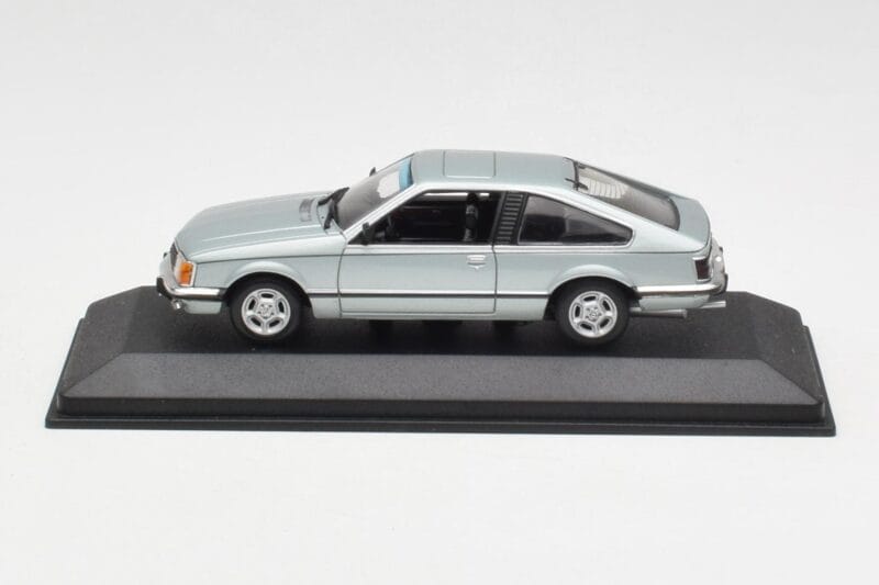 Opel Monza A Silber Minichamps 1:43 400045122 Metall