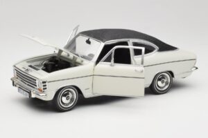 Opel Olympia A Coupe Weiß Schwarz Revell 1:18 8446 Metall — Bild 2 von 8