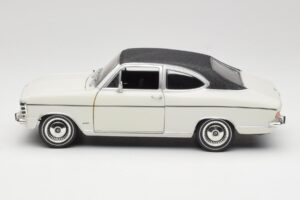 Opel Olympia A Coupe Weiß Schwarz Revell 1:18 8446 Metall — Bild 4 von 8