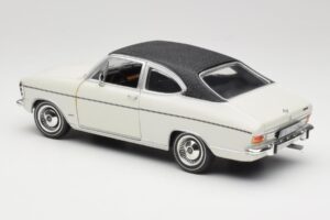 Opel Olympia A Coupe Weiß Schwarz Revell 1:18 8446 Metall — Bild 7 von 8