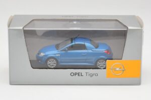 Opel Tigra Twin Top Blau Minichamps 1:43 919084 Metall — Bild 4 von 4