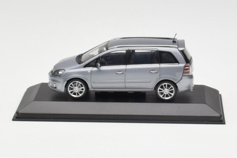 Opel Zafira A OPC Light Blue Metallic Minichamps 1:43 ZAFIRA001 Metall