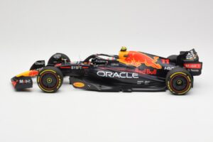 Oracle Red Bull Racing RB18 #11 S. Perez Miami GP 2022 Minichamps 1:18 110220511 Metall — Bild 3 von 6