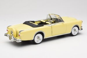 Packard Caribbean Cabriolet Gelb Road Signature 1:18 92798 Metall — Bild 3 von 8