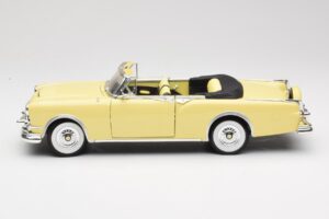 Packard Caribbean Cabriolet Gelb Road Signature 1:18 92798 Metall — Bild 4 von 8