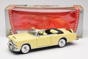 Packard Caribbean Cabriolet Gelb Road Signature 1:18 92798 Metall — Bild 8 von 8