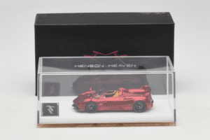 Pagani Huayra Roadster Tricolore Rot Henson & Heaven 1:64 PHRTR01 Metall — Bild 7 von 7