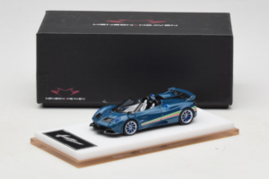 Pagani Huayra Tricolore Roadster Blau Henson & Heaven 1:64 PHTRB01 Resin — Bild 8 von 8