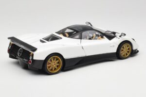 Pagani Zonda F Weiß Mondo Motors 1:18 157655 Metall — Bild 3 von 8