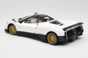 Pagani Zonda F Weiß Mondo Motors 1:18 157655 Metall — Bild 7 von 8