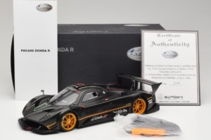 Pagani Zonda R Revolucion Carbon Fiber AUTOart 1:18 78261 Metall — Bild 8 von 8