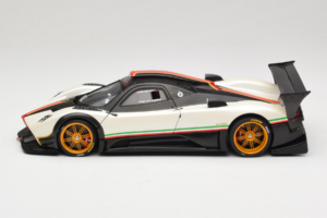 Pagani Zonda R Revolucion Weiß AUTOart 1:18 78262 Metall — Bild 4 von 8