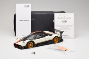 Pagani Zonda R Revolucion Weiß AUTOart 1:18 78262 Metall — Bild 8 von 8