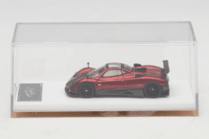 Pagani Zonda Tricolore Rot Henson & Heaven 1:64 PZTR01 Metall — Bild 6 von 7