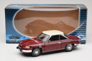 Panhard 24 CT Rot Solido 1:18 1832500 Metall — Bild 8 von 8
