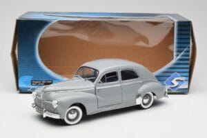 Peugeot 203 Gris Clair Solido 1:18 8145 Metall — Bild 8 von 8
