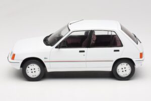 Peugeot 205 Weiß MCG 1:18 MCG18493 Metall — Bild 3 von 6
