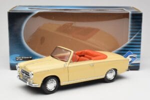 Peugeot 403 Cabriolet Sandgelb Solido 1:18 8165 Metall — Bild 8 von 8