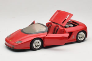 Pininfarina Mythos Rot Revell 1:18 8806 Metall — Bild 2 von 8