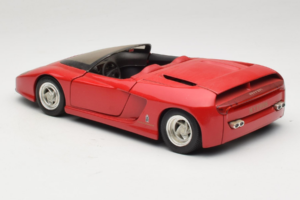 Pininfarina Mythos Rot Revell 1:18 8806 Metall — Bild 7 von 8