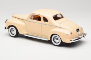 Plymouth Coupe Beige Road Signature 1:18 92398 Metall — Bild 7 von 8
